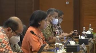 Lagi, Menkeu Sri Mulyani Tegaskan Kuota Solar dan Pertalite Ludes pada Oktober 2022