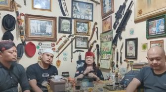 Tantangan Adu Tembak ke Pesulap Merah, Guru Habib Jindan Minta Ketemu Deddy Corbuzier 4 Mata: Saya Akan Buktikan