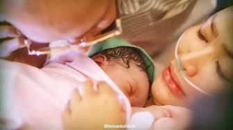 Roro Fitria Melahirkan Anak Laki-Laki, Ibu dan Bayi dalam Keadaan Sehat