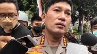 Dicurigai Bom, Tas Mencurigakan Diletakkan OTK di Teras Rumah Warga Cipinang Muara Ternyata Berisi Pakaian