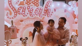 Gemes Banget, Kompaknya Keluarga Ahok Kenakan Busana Pink di Acara Ultah Anak