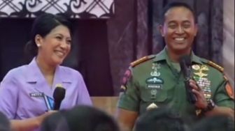 Gombalin Suami Dihadapan Taruna TNI, Aksi Istri Jenderal Andika Perkasa Bikin Warganet Baper