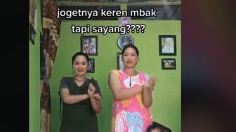 Video Viral Tega Tendang Anak Kecil Demi Konten, Emak-emak Ini Dirujak Warganet