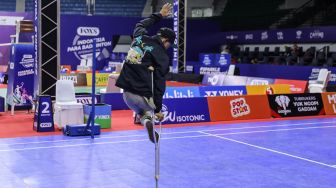 Dengan Satu Kaki, Aksi Breakdance Arif Setyo Banjir Pujian di Ajang Badminton Internasional