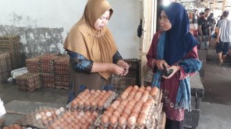 Harga Telur Naik Rp32.000 Per Kilogram, Pedagang di Sumsel Mengeluh: Pembeli Sepi