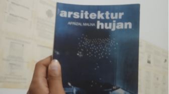 Ulasan Buku Arsitektur Hujan: Buku Kumpulan Puisi Karya Afrizal Malna