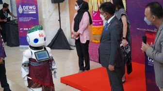 Robot Uu Dipamerkan Telkomsel di Pertemuan DEWG ke-4 di Bali