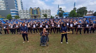 Lestarikan Budaya Banyumasan, 3.000 Mahasiswa Baru UMP Bunyikan Kentongan Bersama, Pecahkan Rekor Muri