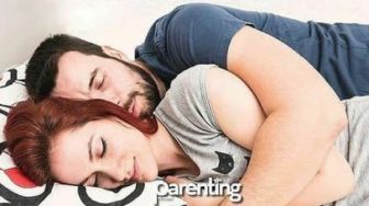 Manfaat Suami Memeluk Istrinya dari Belakang Saat Tidur