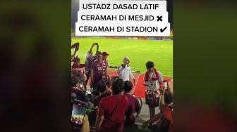 Ustaz Das'ad Latif Hadir Saat PSM Makassar Libas Persib Bandung, Warganet: Menang Jalur Langit