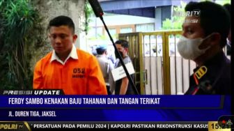 Sebelum Jenazah Brigadir J Diangkut, Ferdy Sambo Telepon Seseorang Cukup Lama di Bawah Pohon