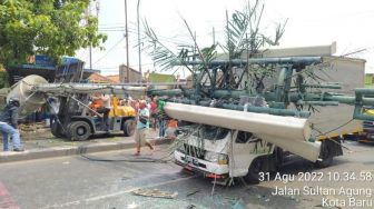 Kecelakaan Maut di SDN Kota Baru Bekasi, Kesaksian Ngeri Pak RT Lihat Ibu-ibu Tewas hingga Anak SD Terjepit
