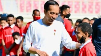 Jokowi Resmikan PFA, Ikhtiar Mencari Striker Penerus Boaz Solossa?