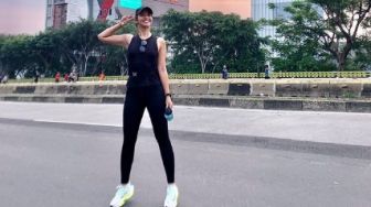 Potret terbaru Nia Ramadhani yang tampil sporty. instagram.com/ramadhaniabakrie
