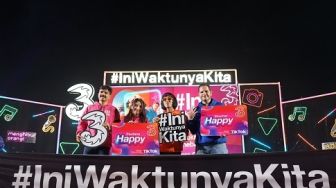 Dukung Potensi Kreasi Gen Z, Tri Luncurkan Kartu Perdana dan Isi Ulang Happy dengan Bonus Kuota TikTok