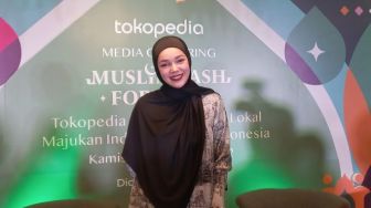 Dewi Sandra 'Ledek' Netizen yang Bertanya soal Anak: Gak Gampang untuk Punya Anak!