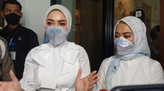 Terpopuler: Viral Najwa Shihab Sindir Gelar Sarjana Syahrini, Stadion Pakansari Dikelilingi Calo Tiket