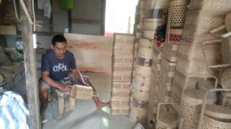 Rumah Kreasi Bambu Bah Oman Tingkatkan Ekonomi Masyarakat