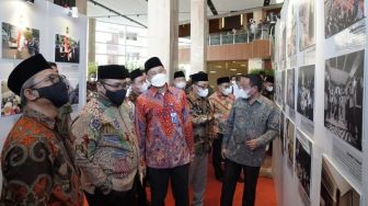Buka Pameran Foto Haji, Menag Apresiasi Karya Tim MCH 2022: Top!