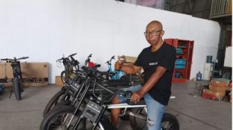 Putra Bali di NTB Sukses Rakit Sepeda Listrik Mirip Motor Trail Yang Go-Internasional