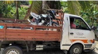 Pria Ini Rela Tukar Tanah Kavling dengan Motor 2 Tak Legendaris, Gokil!