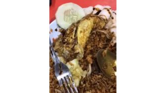 Makan Nasi Goreng, Pria Ini Kaget Temannya Tambahkan Sayur Ini Sepiring Auto Wangi