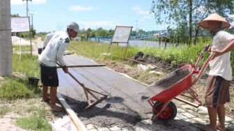 Dana APBK 2022, Kampung Bumi Dipasena Sejahtera Bangun Jalan Rabat Beton