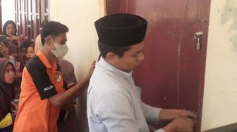 Segel Sekolah di Deli Serdang Akhirnya Dibuka, Siswa SD Berteriak Gembira