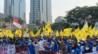 PMII Demo Tolak BBM Naik, Polisi Tutup Sementara Lalin Sekitar Istana Negara