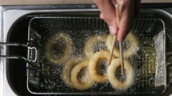 Apa Itu Teknik Memasak Deep Frying: Tips dan Suhu yang Tepat