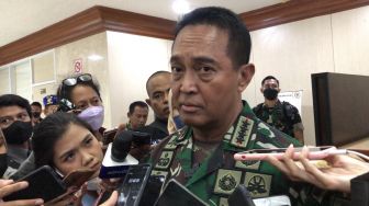 Prajurit TNI Serang Suporter yang Tak Melawan Saat Tragedi Kanjuruhan, Jenderal Andika: Bisa Kena Pasal Berlapis