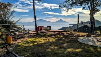 Cantiknya Puncak 9 Bukit Ngisis, Wisata Alam Baru di Yogyakarta yang Pantang Dilewatkan