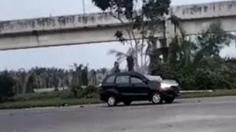 Beredar Video Avanza Rusak Parak, Diduga Terjun Bebas di Tol Menuju Bandara Kualanamu