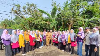 Lurah Curug, Ajak PKK dan KWT Ikuti Pelatihan Pertanian 