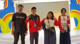 Siswa Asal Malaysia Menerima Beasiswa Belajar di SMK Bakti Karya Parigi