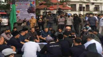 Selain Sampang, Demo Kenaikan Harga BBM Bersubsidi Juga Terjadi di Malang