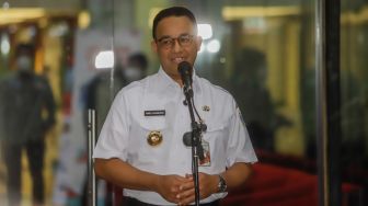 Senyum Kecut Anies Baswedan Usai 11 Jam Diperiksa KPK