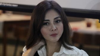 Dhena Devanka saat Ditemui di Cafe Sub Ohm, Jakarta, Rabu (7/9). [Suara.com/Oke Atmaja]