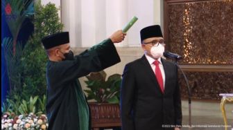 Dilantik Jadi MenPAN RB, Azwar Anas Diminta Jokowi Digitalisasi Birokrasi