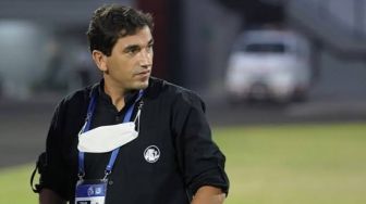 Meski Resmi Tak Melatih Arema FC, Eduardo Almeida Tetap Terima Gaji