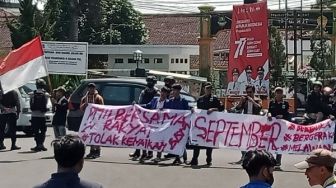 PMII Garut Tolak Kenaikan Harga BBM