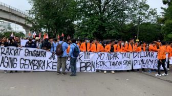 Demo Mahasiswa Menolak BBM Naik di Palembang Berlanjut, Dipenuhi Kritik Satire Untuk Puan Maharani