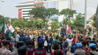 4 Tuntutan Ribuan Mahasiswa dan Buruh Saat Demo di Semarang