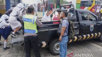 Mobil Dinas Pemkab dan Kepolisian Batang Jadi Sarana Transportasi, Antisipasi Pemogokan Angkutan Umum