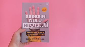 Satu Langkah Mengubah Hidup, Belajar dari Buku Beresin Dulu Hidupmu!