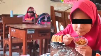 Salut! Lihat Murid Hanya Berdiam Diri di Kelas Saat Jam Istirahat, Guru Ini Inisiatif Beri Uang Jajan Siswanya