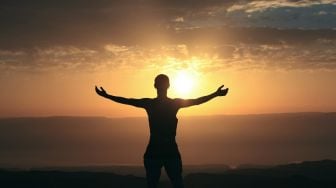 10 Cara Sederhana untuk Menikmati Hidup, Salah Satunya Perbanyak Bersyukur!