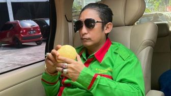 Firdaus Oiwobo: Duit Hotman Paris Banyak, Tapi Gue Punya Gunung!