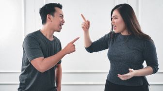 5 Dampak Buruk Perselingkuhan, Nomor 5 Akan Membuatmu Diusir