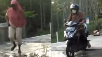 Video Aksi Nekat Para Warga Terobos Jembatan yang Baru Dicor, Netizen: Miris Lihatnya